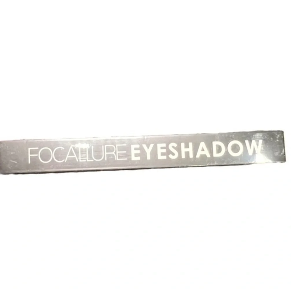 FOCALLURE Eyeshadow Pallette Fa-08‎ 01  0.35 Oz.